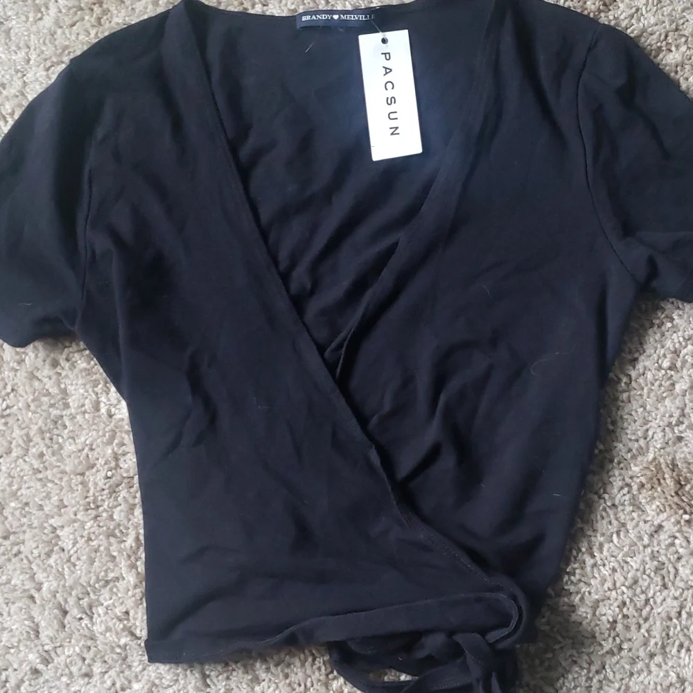 NWT Brandy Melville Black Rae Short Sleeve Wrap Crop Top - Picture 5 of 8